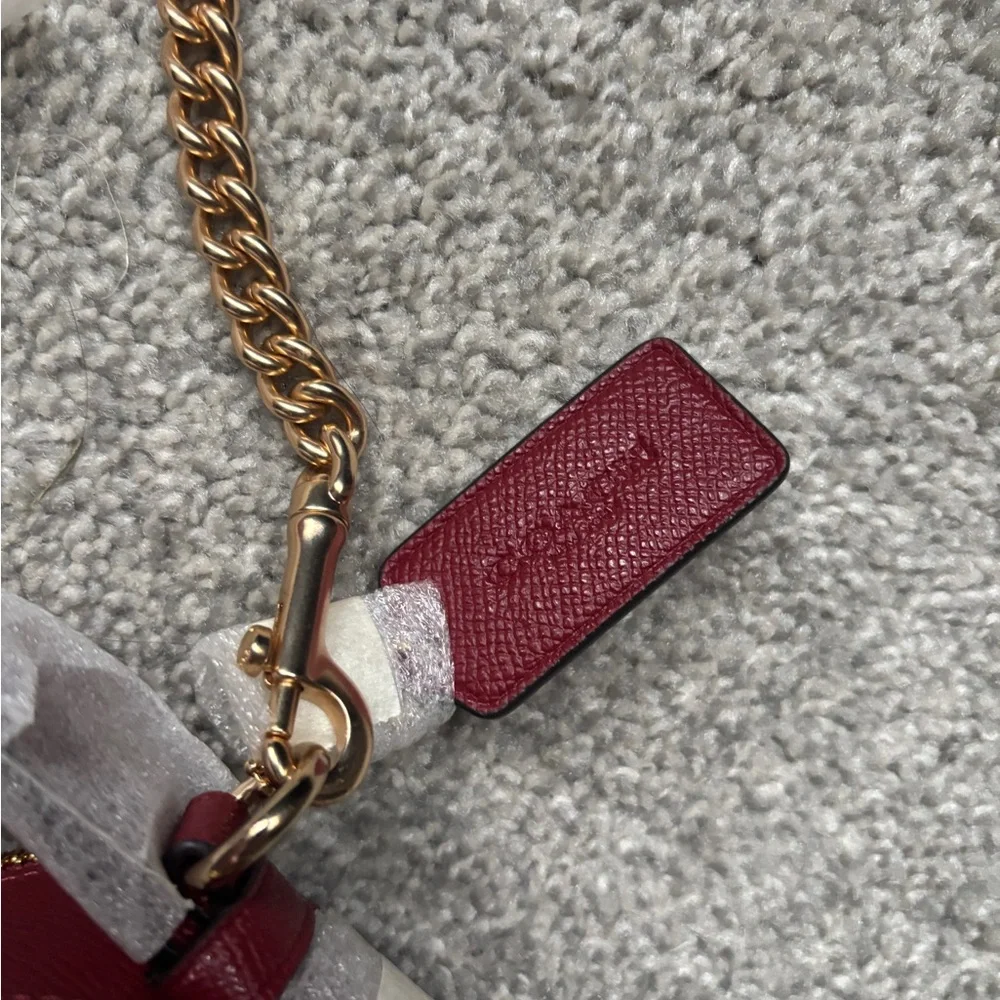 !!SOLD!!Coach Heart-Shaped Mini Bag Signature Canvas - Picture 3 of 5